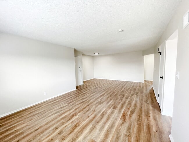 Building Photo - 87th Street Apartments