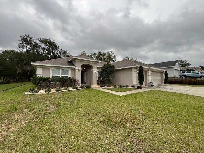 Building Photo - Exquisite Elegance: Your Dream Home Awaits...