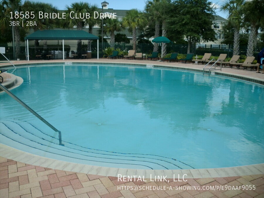 Foto del edificio - 18585 Bridle Club Dr