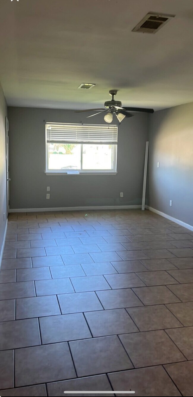 Building Photo - 4644 Bonita Dr