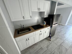 Building Photo - 1132 NW 30th Ave