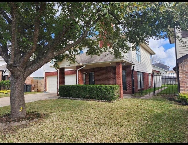 Foto del edificio - 12319 Grove Meadow Dr