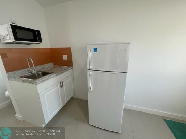 Foto del edificio - 1360 NE 159th St