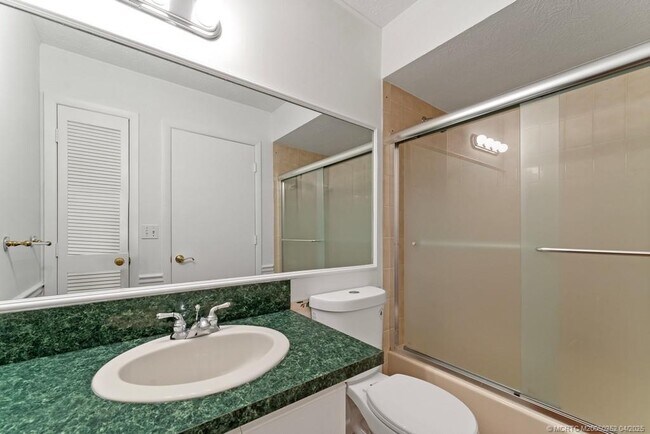 Foto del edificio - 2950 SE Ocean Blvd