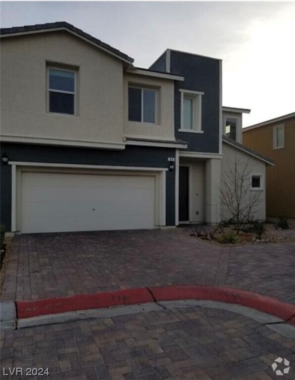 Twilight at North Ranch Apartments for Rent with Parking North Las