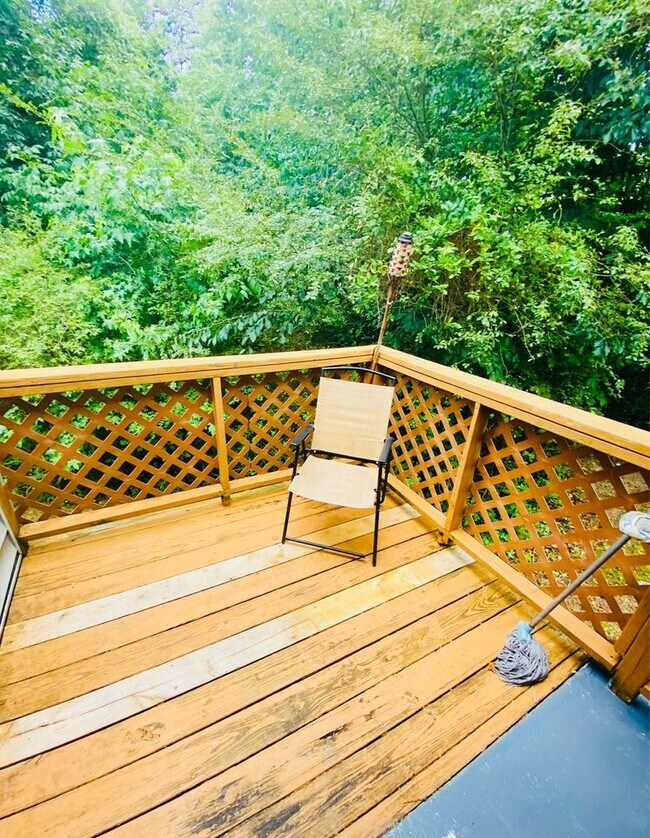 Foto del edificio - 30 Sanford Rd