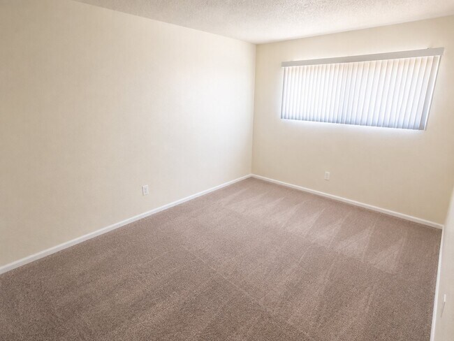 Foto del edificio - 2521 N Bassler St