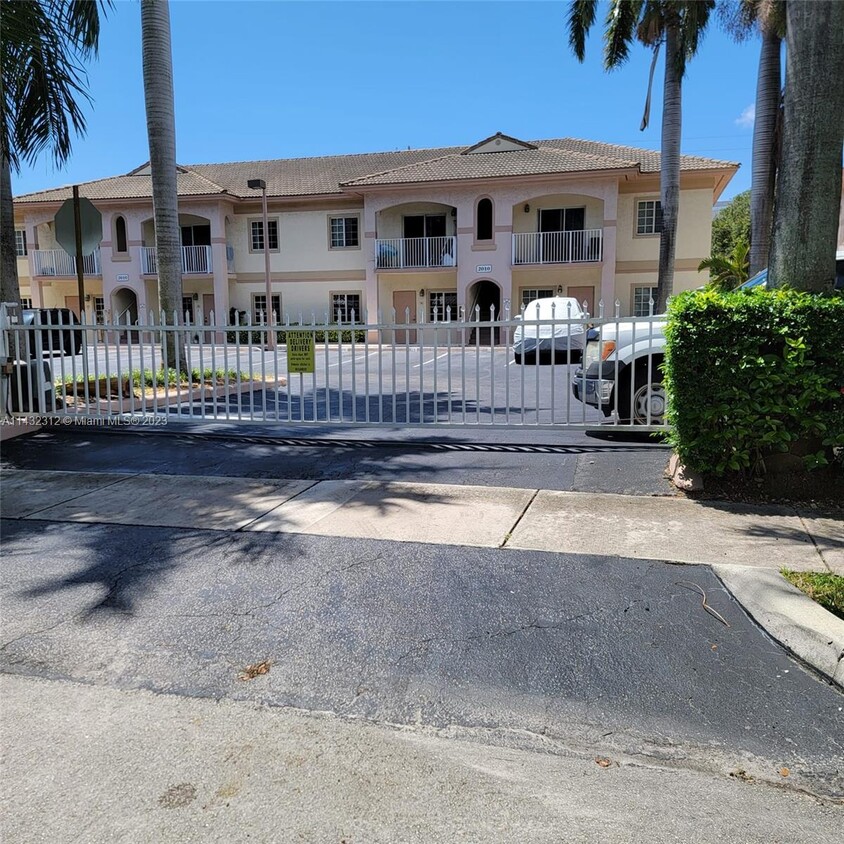Primary Photo - 2020 Taylor St