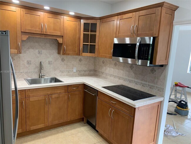 Foto del edificio - 3771 SW 27th Terrace