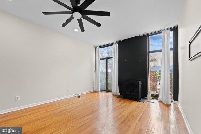 Building Photo - 408 S Hanover St