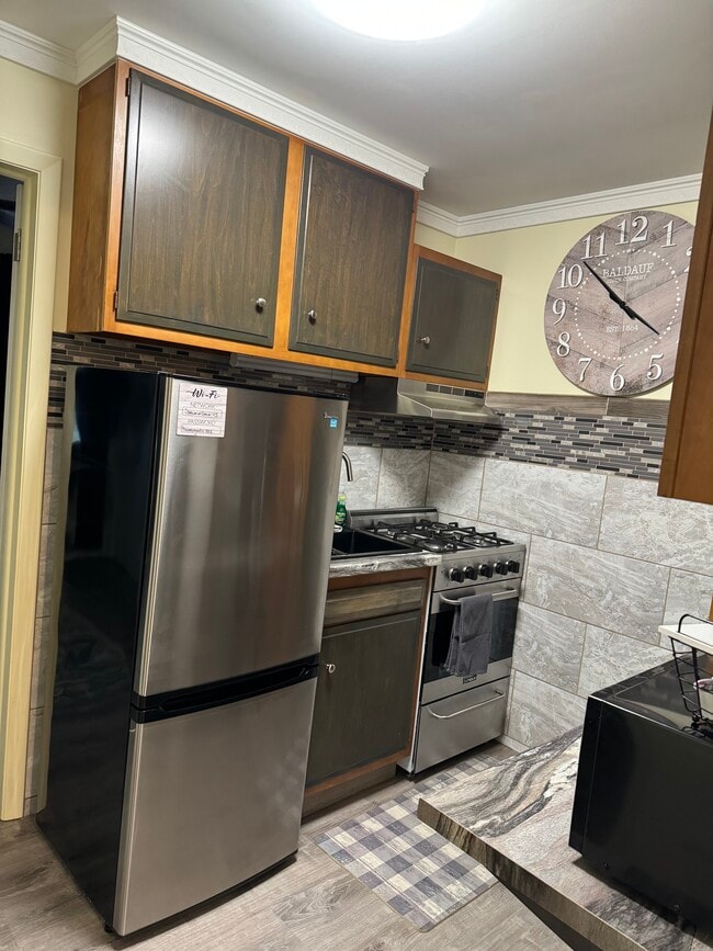 Building Photo - 1429 South Ave