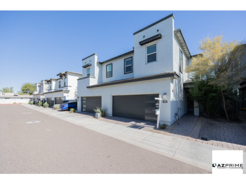 Primary Photo - NO CARPET! 2020 new build in the gated Har...