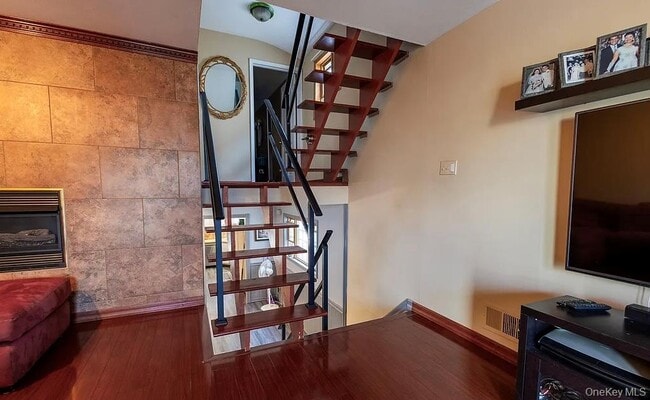 Building Photo - 32 Ebey Ln