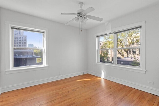 Foto del edificio - 3 bedroom in Chicago IL 60614