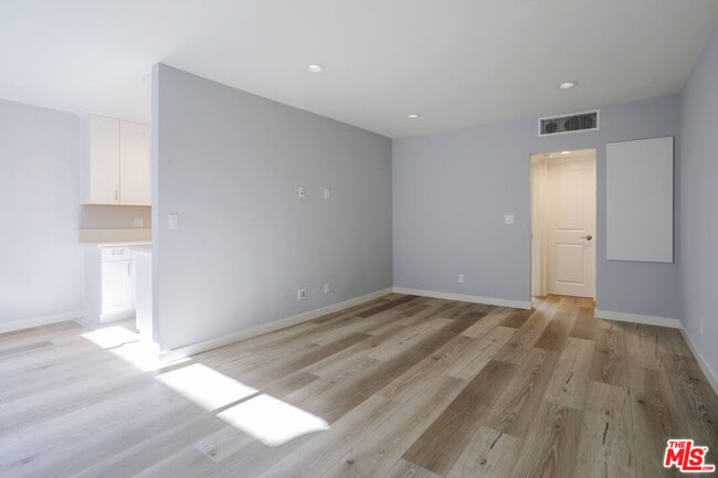 Building Photo - 1116 San Rafael Ave