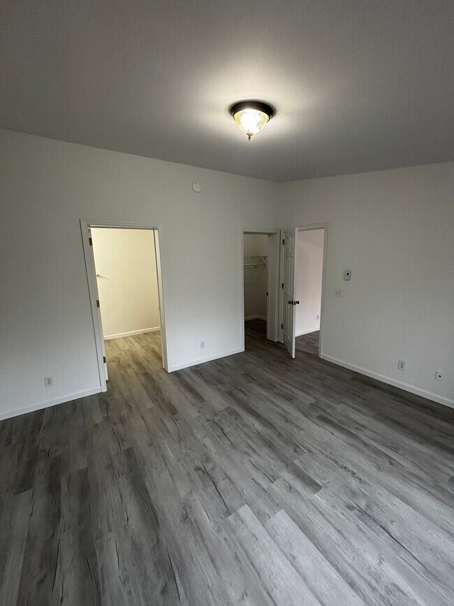 Foto del edificio - 9294 Bluebird Ct
