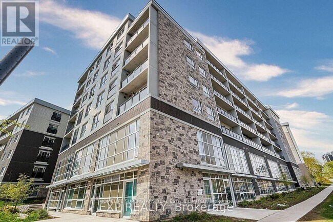 Building Photo - 275 Larch St