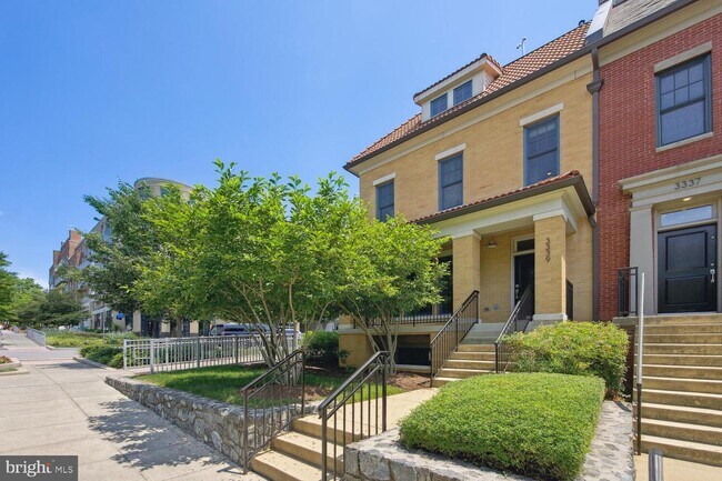 Building Photo - 3339 Idaho Ave NW