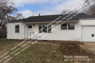 Building Photo - 908 Plaza Dr