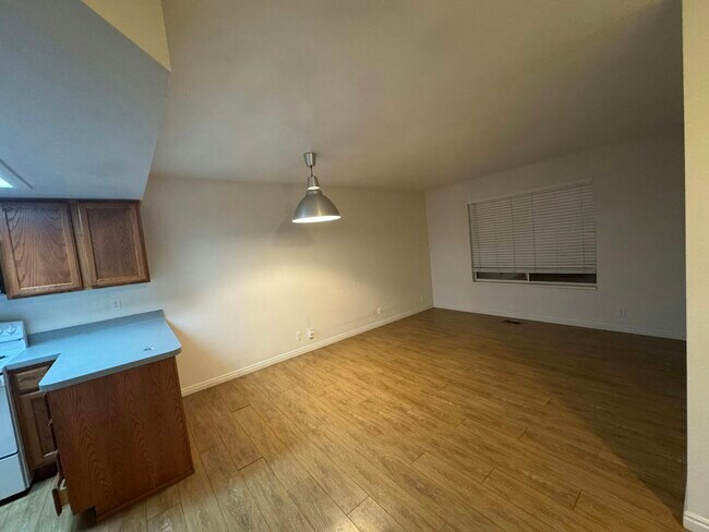 Foto del edificio - 41 400 S