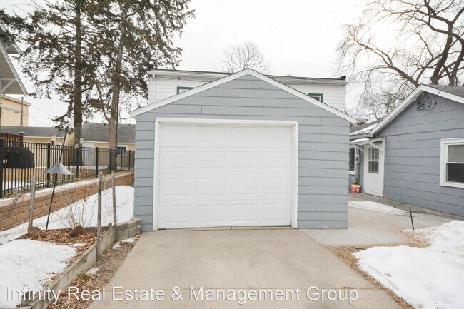 Building Photo - 2 br, 1 bath House - 624 5th Ave SW
