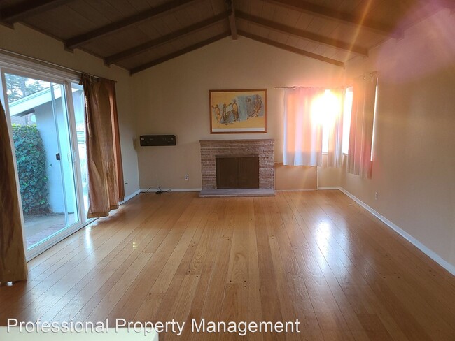Building Photo - 2 br, 1.5 bath House - 8624 Edgehill Court