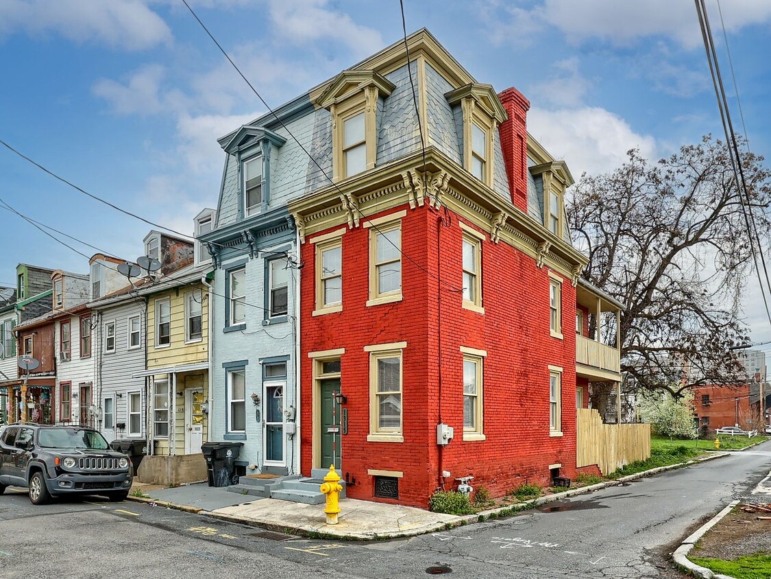 Primary Photo - Eye-Catching 2 Bedroom in Heart of Midtown