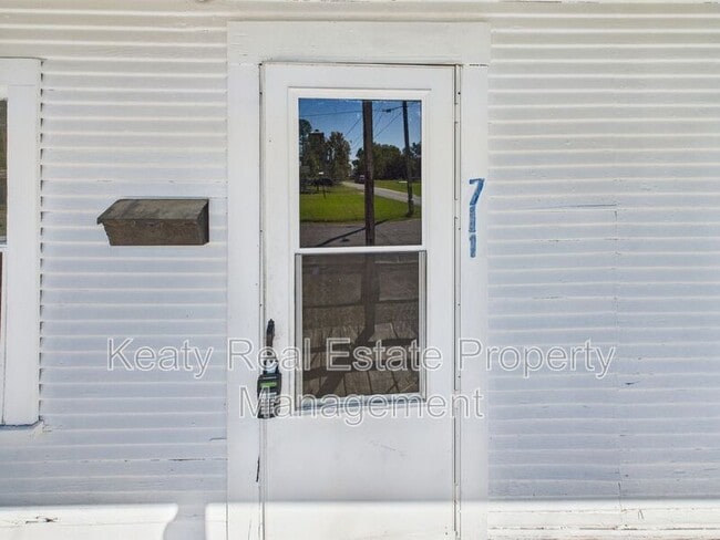 Foto del edificio - 711 E Lessley St
