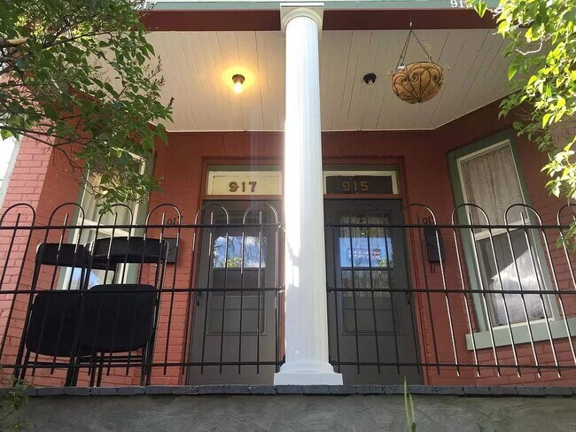 Foto del edificio - 917 W Silver St
