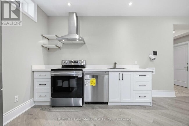 Building Photo - 15 Bobmar Rd