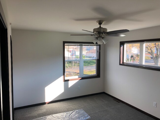 Foto del edificio - 4509 Golf Dr