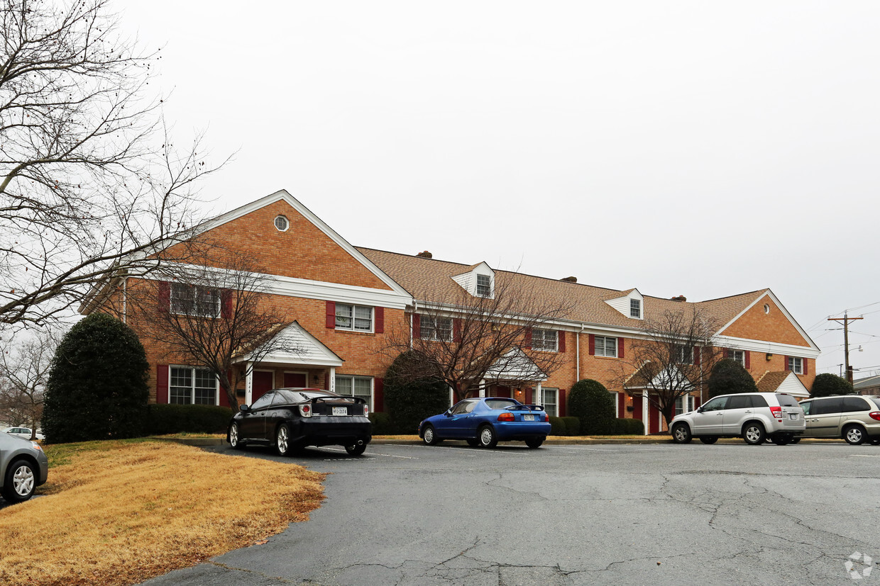 Foto del edificio - Julia Ann Townhomes