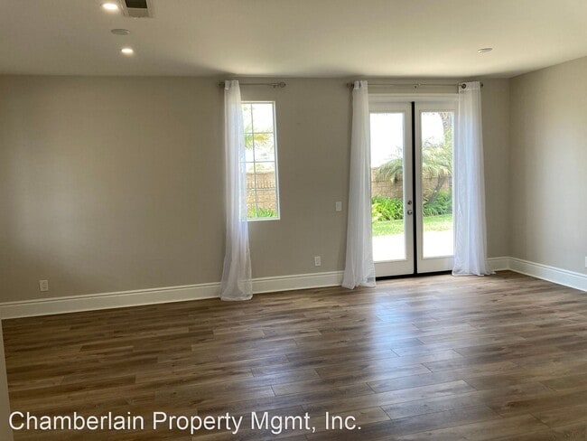Building Photo - 4 br, 2.5 bath House - 112 Breakwater Rd.