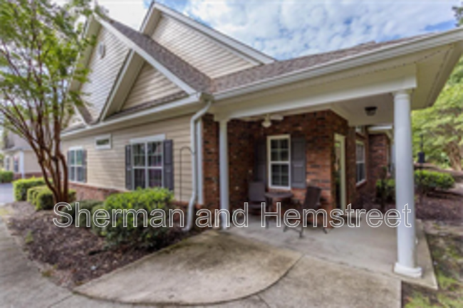 Building Photo - 2002 Amberley Dr