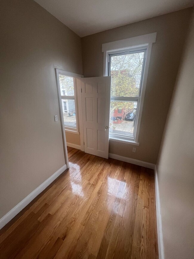 Building Photo - 18 Gunther Pl