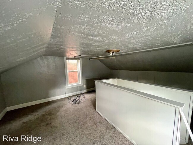 Building Photo - 2 br, 1.5 bath House - 1923 Larkins Way