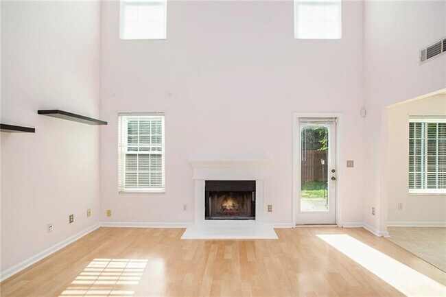 Building Photo - 2290 Charleston Walk SE