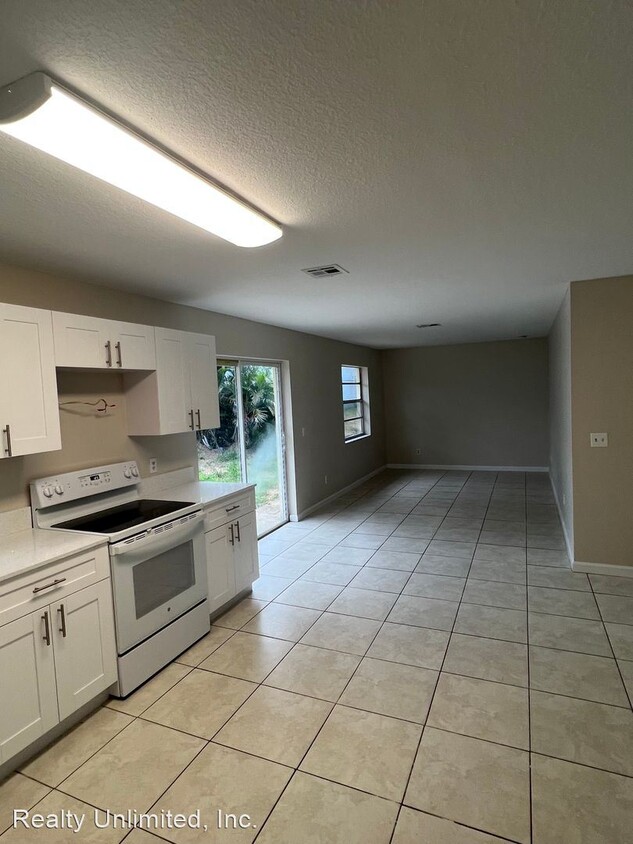 Foto principal - 2 br, 2 bath House - 1 SE Mead Place