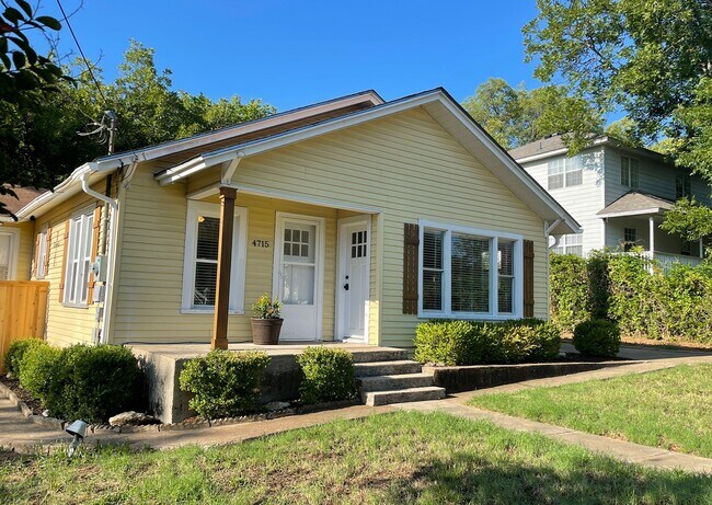 Building Photo - 4715 White Oak Ln