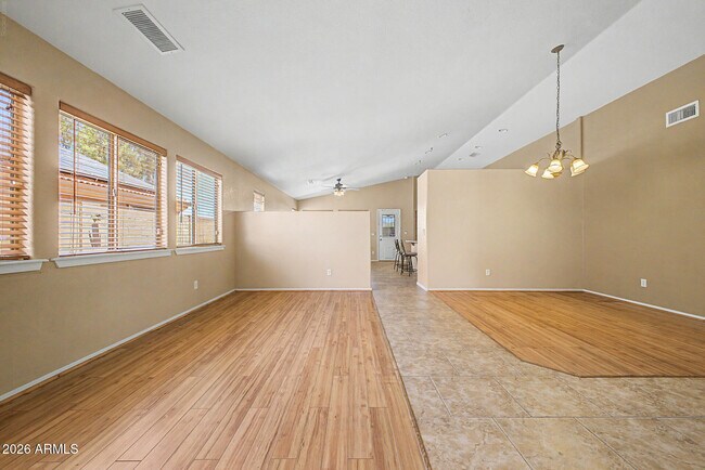 Foto del edificio - 12899 S 175th Ave