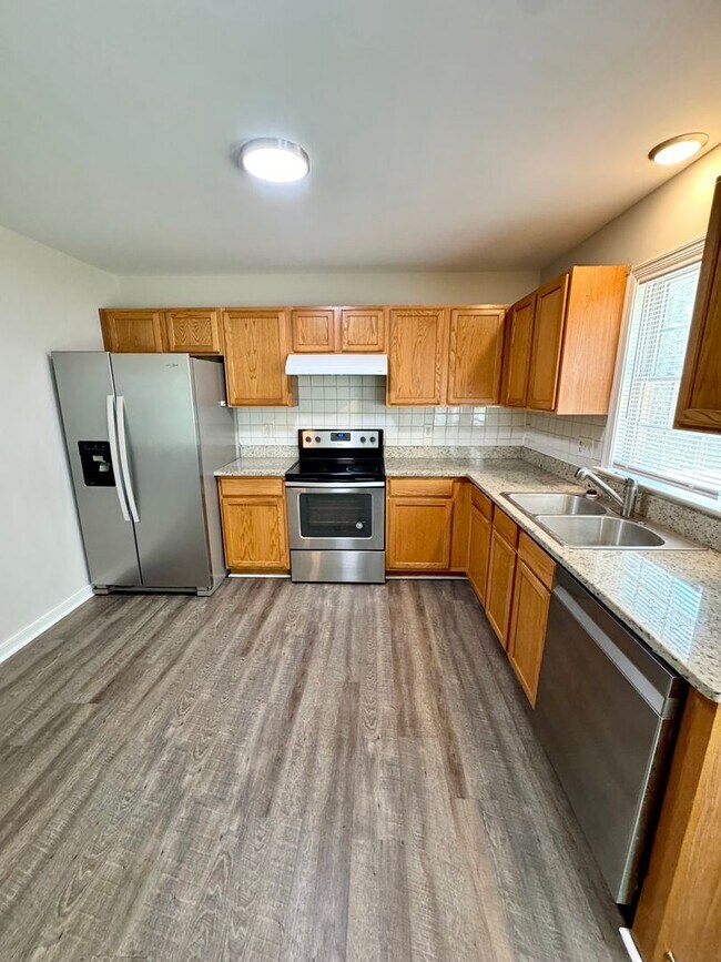 Foto del edificio - Move-in Ready! Beautifully Updated 4 Bedroom, 2.5 bath Home, located on a Quiet Cul-de-Sac in N. ...