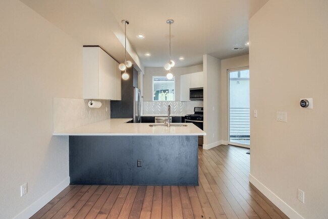 Foto del edificio - 3 Bedroom Townhome in Denver