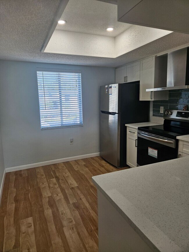 Foto del edificio - 224 Cypress Ln