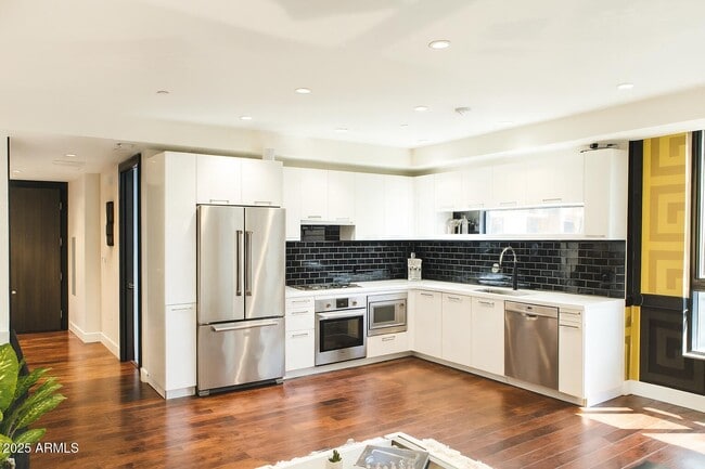 Building Photo - 4422 N 75th St