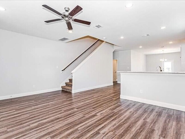 Foto del edificio - 5217 E Houston Rd