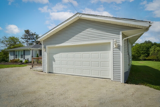 Building Photo - 4226 Broadview Rd