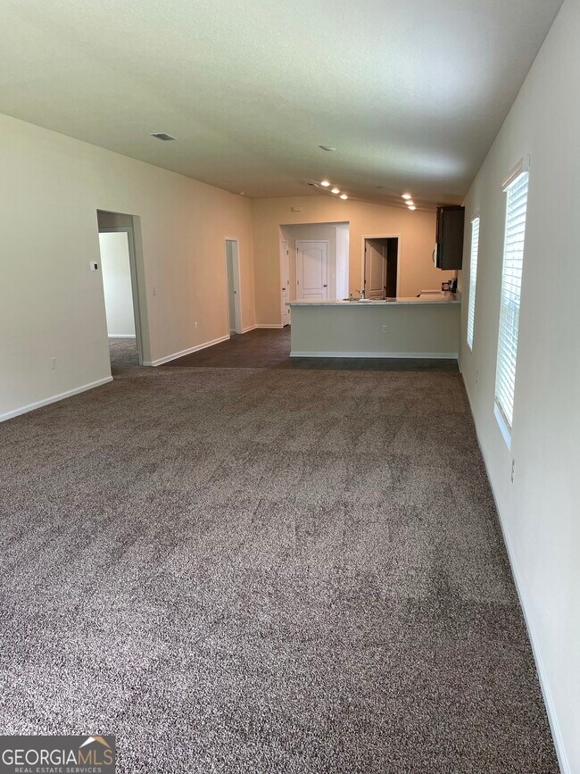 Building Photo - 127 Teakwood Dr