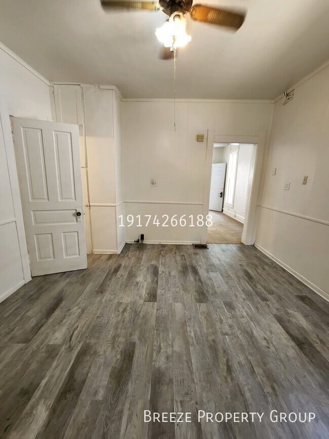 Foto del edificio - 323 Champion St