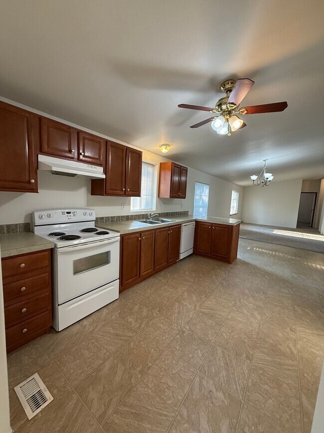 Foto del edificio - SPIRIT LAKE HOME (P#440)