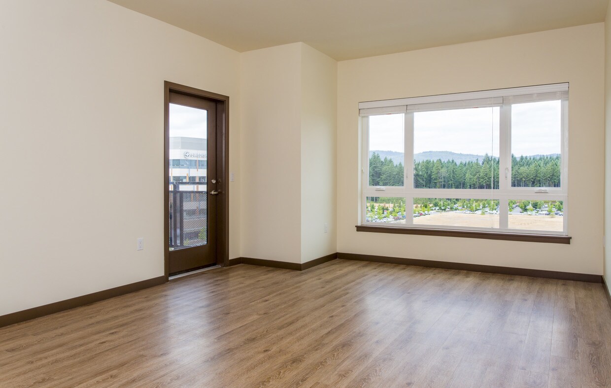 Foto principal - 736 8th Ave NE